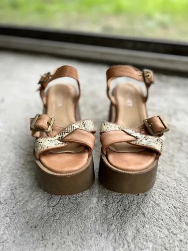 Sandalias usadas hot sale