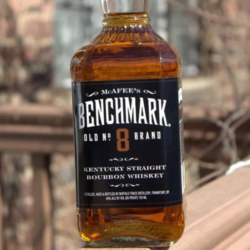 Imagen 4 de 4 de Whiskey Whisky Benchmark Nº 8 Bourbon 750ml Americano 40%