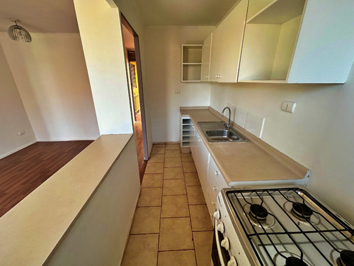 Dpto. En 4to Piso Sin Ascensor, 3 Dorm 1 Baño, Juan Larenas