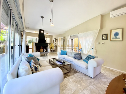 Hermosa Casa En San Rafael, 4 Dormitorios *- Ref: 3437
