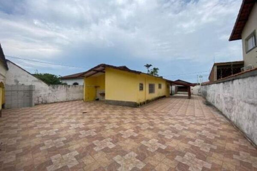 Imagem 3 de 11 de Vendo Casa Á Uma Quadra Do Mar Com 350 Metros Quadrados Em Itanhaém No Litoral Sul De Sp