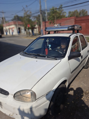 Chevrolet Corsa 2004, Color Blanco Sin Multas. Al Dia