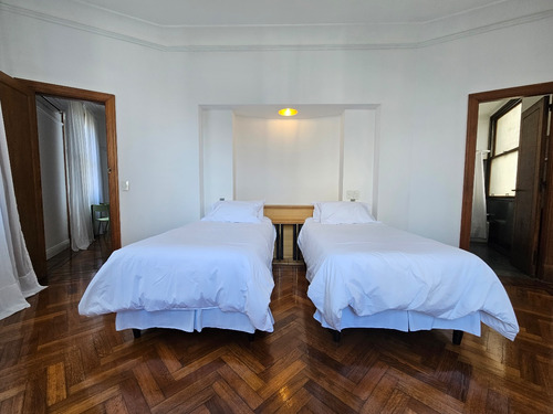 Dpto. 2 Amb. 60 M2 A Metros De Av.corrientes Florida, Del Obelisco, De Todos Los Subterráneos, De Cines Y Teatros, Confiterías Y Bares Notables. Hasta 3 Personas. Mes / Día
