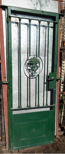 Puerta Antigua De Hierro 