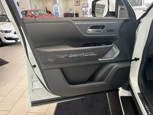 Infiniti Q80