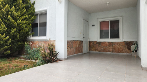 Venta De Casa De Un Nivel En Pachuca. Ideal Si No Deseas Subir Escaleras.