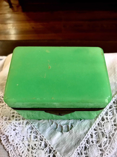 Antigua Caja Cofre Alhajero De Opalina Y Bronce