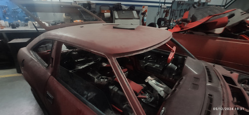 Coupé En Restauración Totalmente Repasada Y Completa.