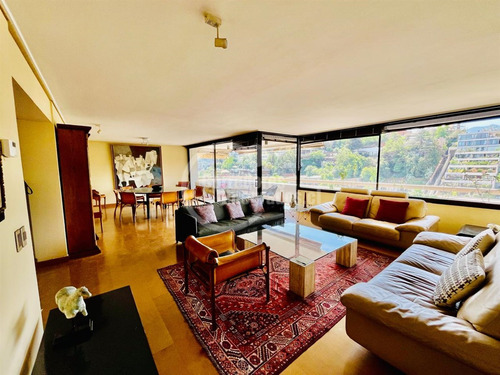 Amplio Departamento En Venta De 4 Dorm. En El Golf