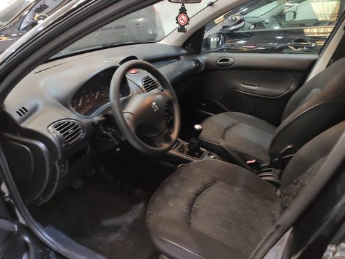 Imagem 8 de 10 de Peugeot 206 1.4 Presence Sw 8v Flex 4p Manual