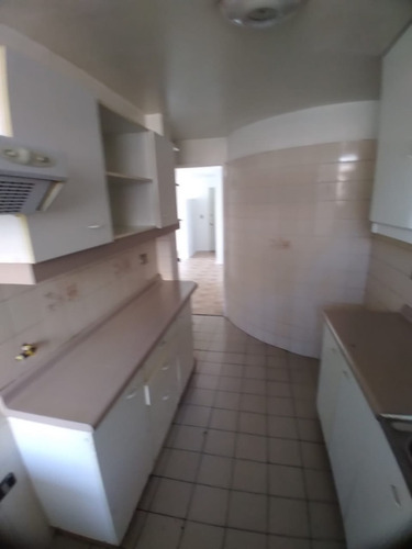Excelente Barrio De Ñuñoa