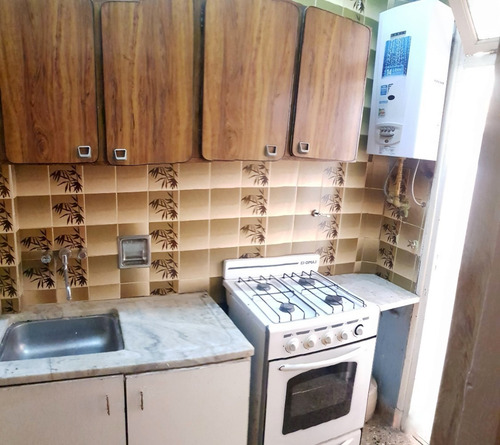 Imagen 4 de 14 de Crovara Al 300. Piso 1 Por Escalera. Sup: 51 M2. Dos Ambientes Y Medio. 2 Patios, Uno Grande Cubierto O Segundo Dormitorio, Otro Chico Descubierto. Muy Luminoso. Apto Profesional. Muy Bajas Expensas
