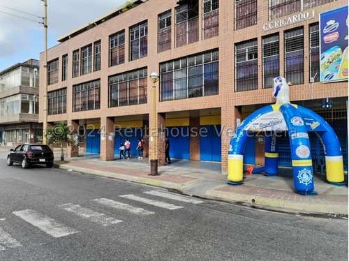 Jv Vende Edificio Comercial Para Inversionistas En Av. Bolivar Sur De Valencia, Con Alto Trafico Peatonal, Ubicado A Dos Cuadras De La Av. Lara