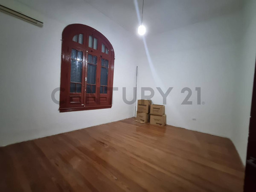 Venta Casa 4 Ambientes Refaccionada En Balvanera