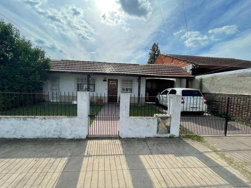 Imagen 3 de 25 de Casa En Venta 4 Ambientes C/ Parque Y Pileta En José C. Paz!