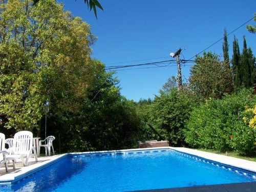 Imagen 5 de 14 de Casa Con Amplio Jardin Y Pileta