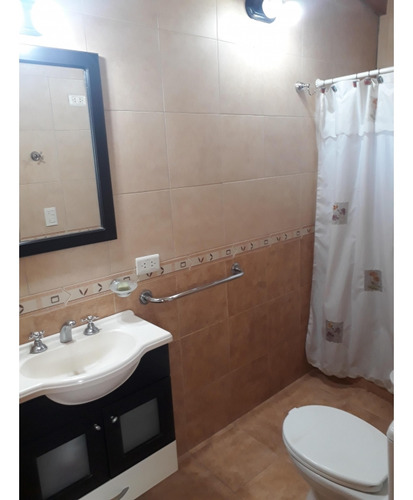 Casa De 4 Ambientes Villa Udaondo - Ituzaingó- Permuta Por Dpto Caba
