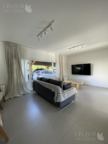 Casa En Venta 4 Amb En Barrio Cerrado Altos Del Sol