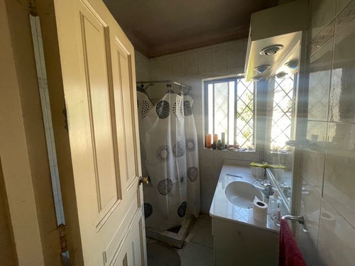 Casa En Venta De 4 Dorm. En Ñuñoa