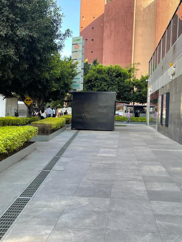 Local Comercial En El Corazón De Polanco, Dentro De Plaza Comercial