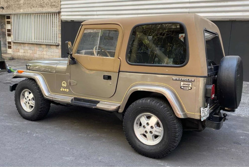 Imagen 12 de 15 de Jeep Wrangler Sahara