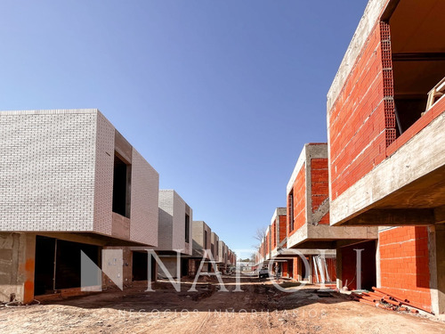 Imagen 11 de 13 de Venta De Duplex A Estrenar, Bosques De Champagnat, Canning.