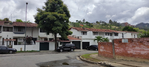 Imagen 2 de 16 de El Cafetal Oportunidad De Bonita Casa En Calle Cerrada, Jardín Y Anexo
