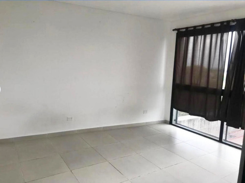 Imagen 5 de 7 de Venta Departamento Monoambiente Al Frente Ubicado En El Barrio De Mataderos Chascomús 5900