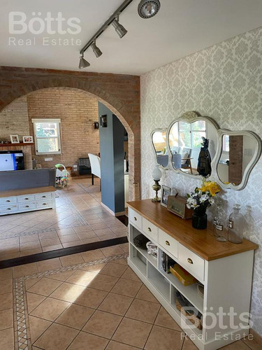 Venta Increíble Casa Con Piscina En Country Banco Provincia