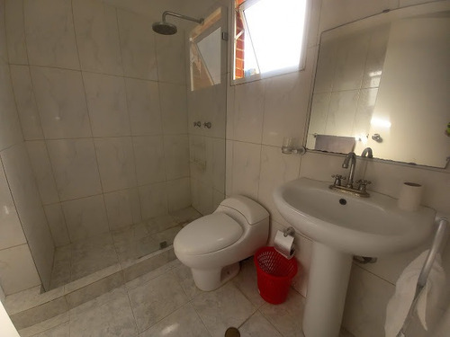 Alquiler Apartamento Los Chaguaramos, 3 Habitaciones, Piscina