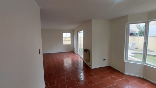 Casa Remodelada Con Piscina (5d-3b) - Formentera, Quilicura