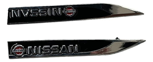  Par Emblemas De Salpicadera Nissan Metálico