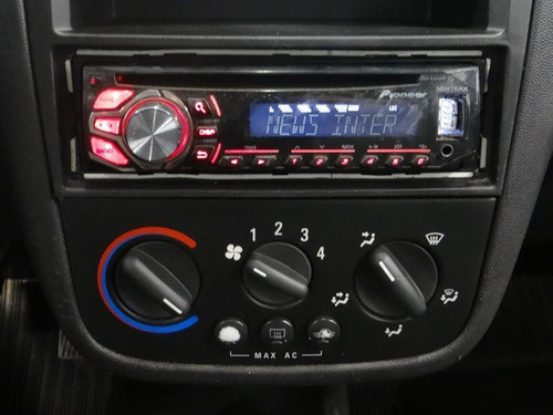 Imagem 11 de 14 de Chevrolet Corsa 1.8 Mpfi Maxx Sedan 8v