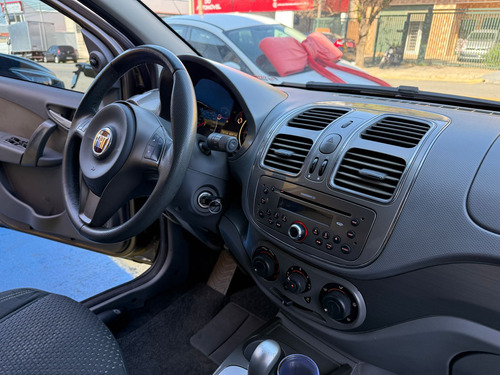 Fiat Grand Siena Fiat Grand Siena Essence 1.6 16V Dualogic (Flex)