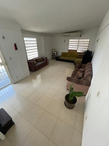 Imagen 2 de 16 de Casa En Venta Caraballeda Caribe 1200 Mts 5 Habitaciones Y 5 Baños