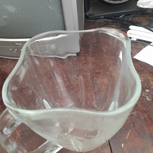 Imagem 5 de 10 de Copo De Vidro Pra Liquidificador Oster Usado Com Tampa Ler