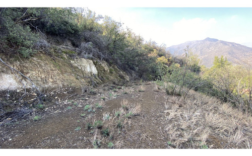 Estupendo Sitio En Condominio Los Quillayes De El Arrayán.