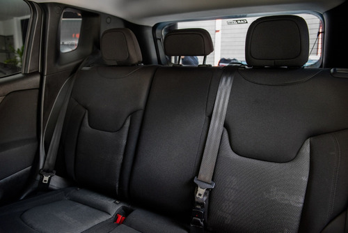 Jeep Renegade Sport 1.8 Manual - Car Cash