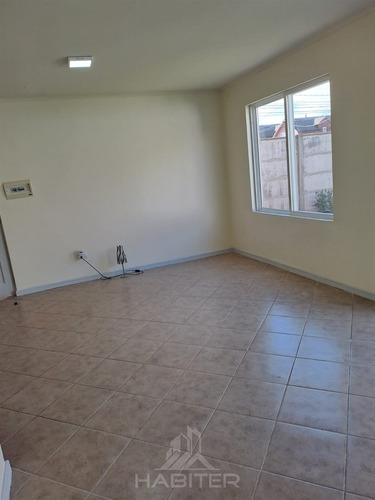 Casa En Arriendo De 4 Dorm. En Valles Del Country Talca