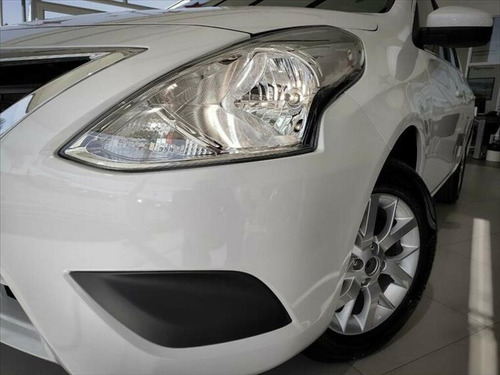 Nissan Versa 1.6 16v V-drive Plus