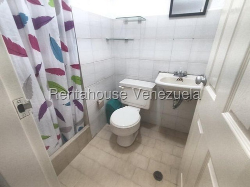 Juan Carlos González. Renta House Carabobo Alquila Casa Urb. Las Clavellinas Valencia Mls #25-18405 Rah/jcg.