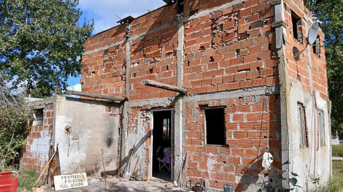 Venta Terreno Con Casa En Contrucción / F.u.camet