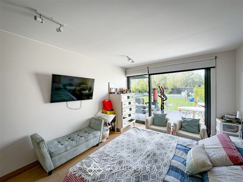 Casa En Venta De 4 Dorm. En Lo Barnechea
