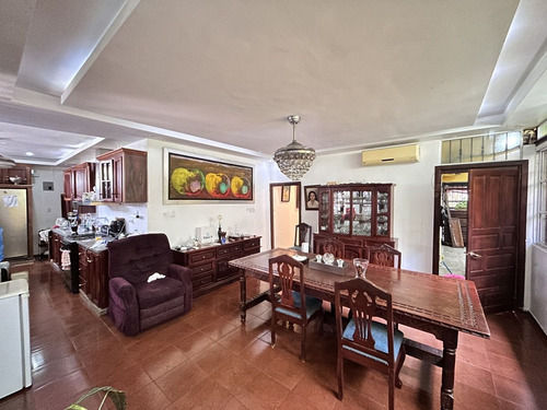 Casa En Venta En El Millon De 4 Habitaciones