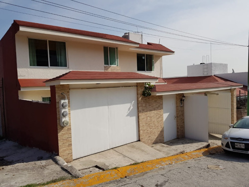 Casa En Venta En Mayorazgo Del Bosque.