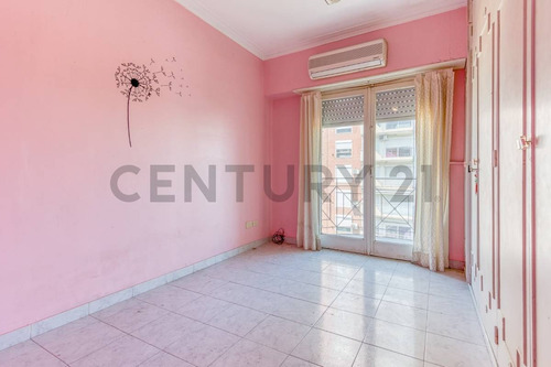 Imagen 2 de 12 de Depto En Venta 3 Ambientes Con Terraza Cubierta En Almagro