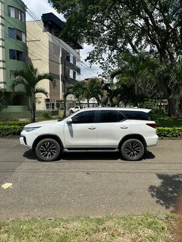 Toyota Fortuner 2.4 Street At 7As