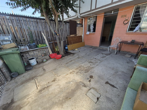 Casa En Venta De 3 Dorm.1 Baño En Colina