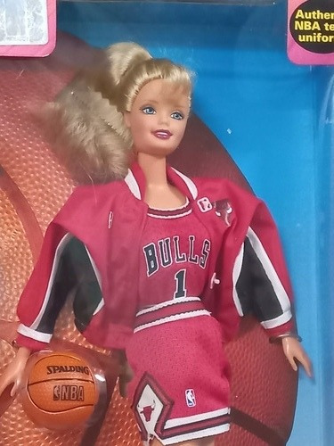 Imagem 2 de 6 de Barbie Articulada Basquete Chicago Bulls Nba 1998 Antiga