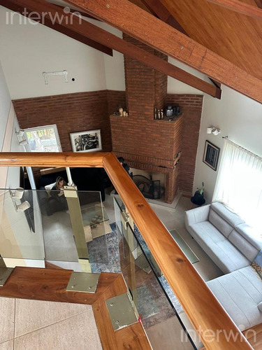 Casa En Los Pilares, 6 Ambientes, C/ Jardin Y Pileta - Venta -